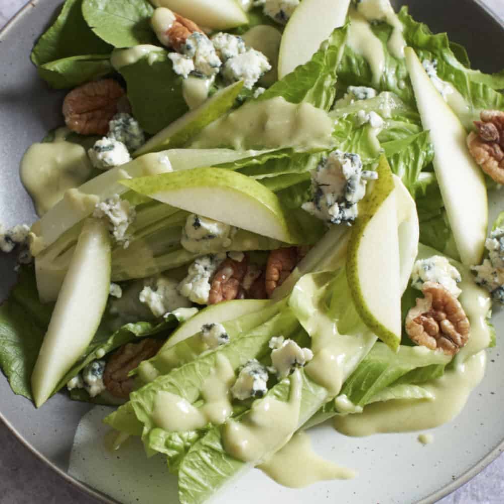 romaine salad with blue cheese and pecans