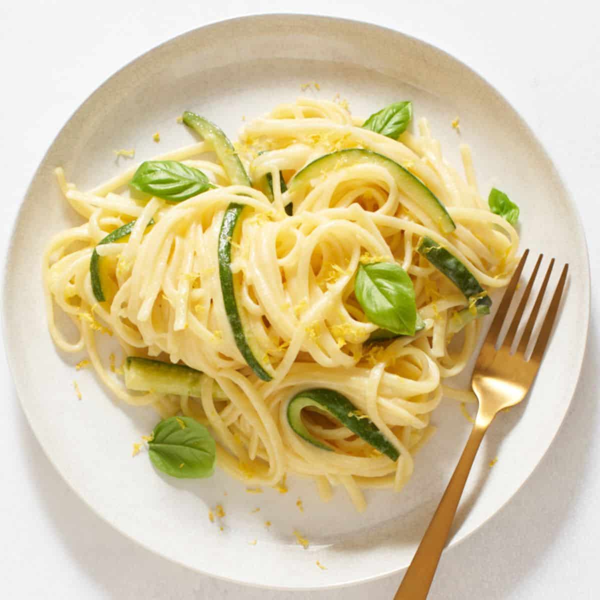 How to Make Zucchini Noodles - Recipes by Love and Lemons